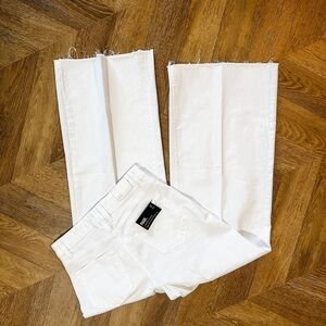 NWT PAIGE Harper Ankle. Crisp White denim with frayed hem and slight flare,SZ 26